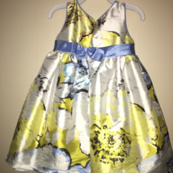 Adorable Easter Dress - Picture 2 of 2